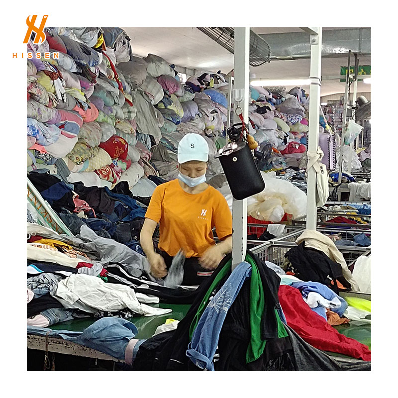 Roupas de treinamento de nylon adulto usadas comprando fardos de roupas para venda da China