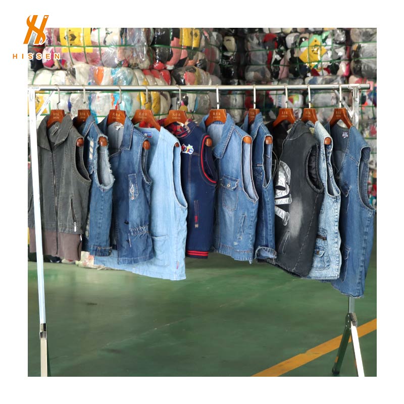 Colete jeans Hissen usado comprando fardos de roupas usadas para venda da China