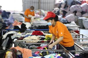 Hissen second hand clothes 01