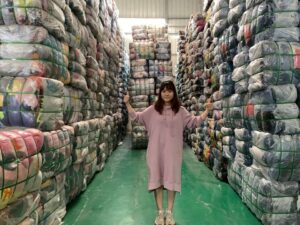 How to Star a Second Hand Clothes Wholesale Business