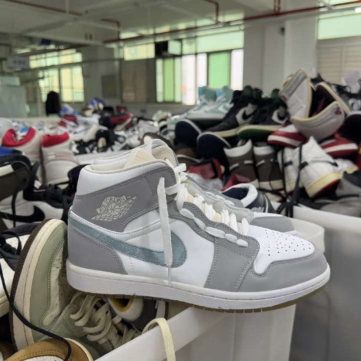 second hand shoes