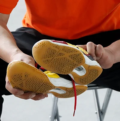 shoes checking