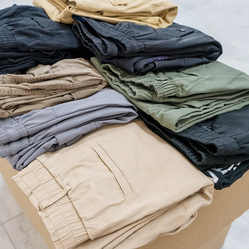 men used cargo pants