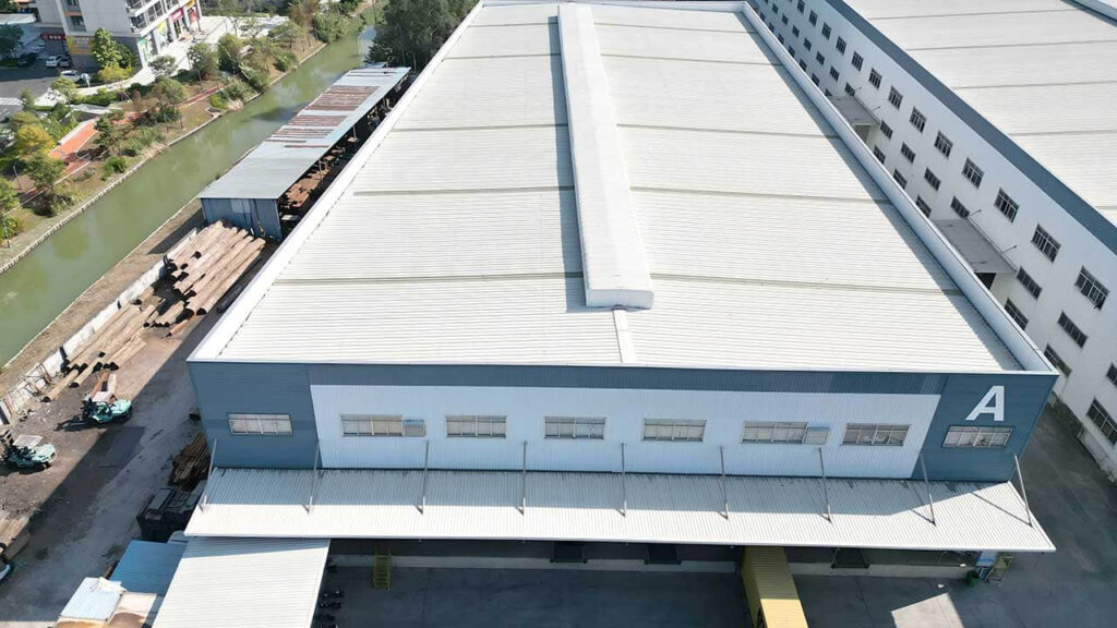 Hissen used clothes factory