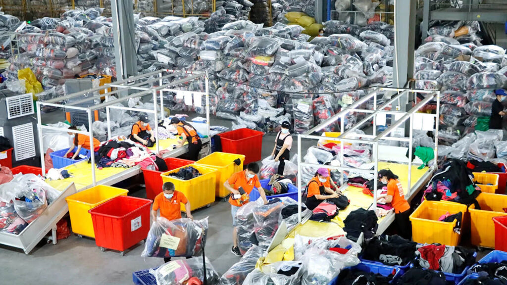 used clothes sorting line