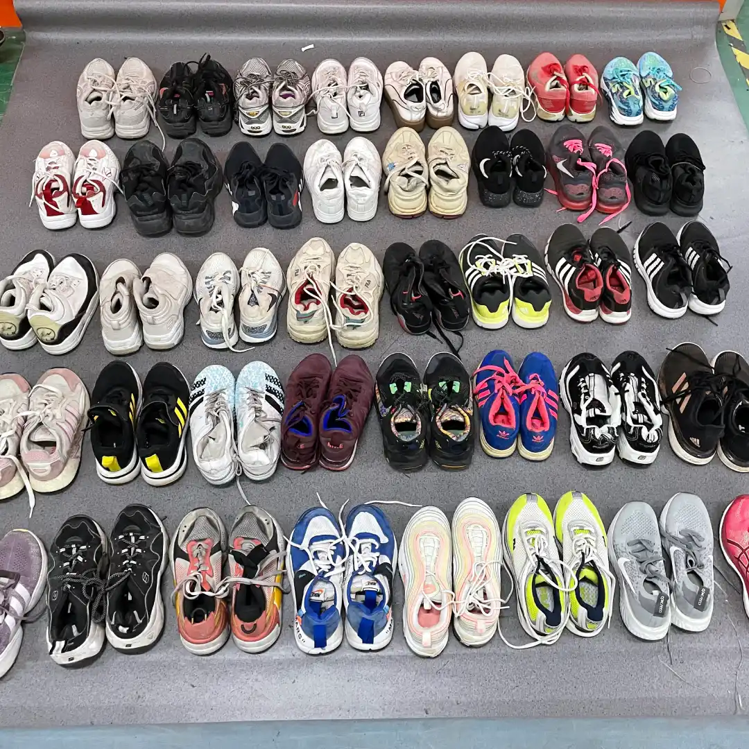 Used women shoes international Used women shoes international