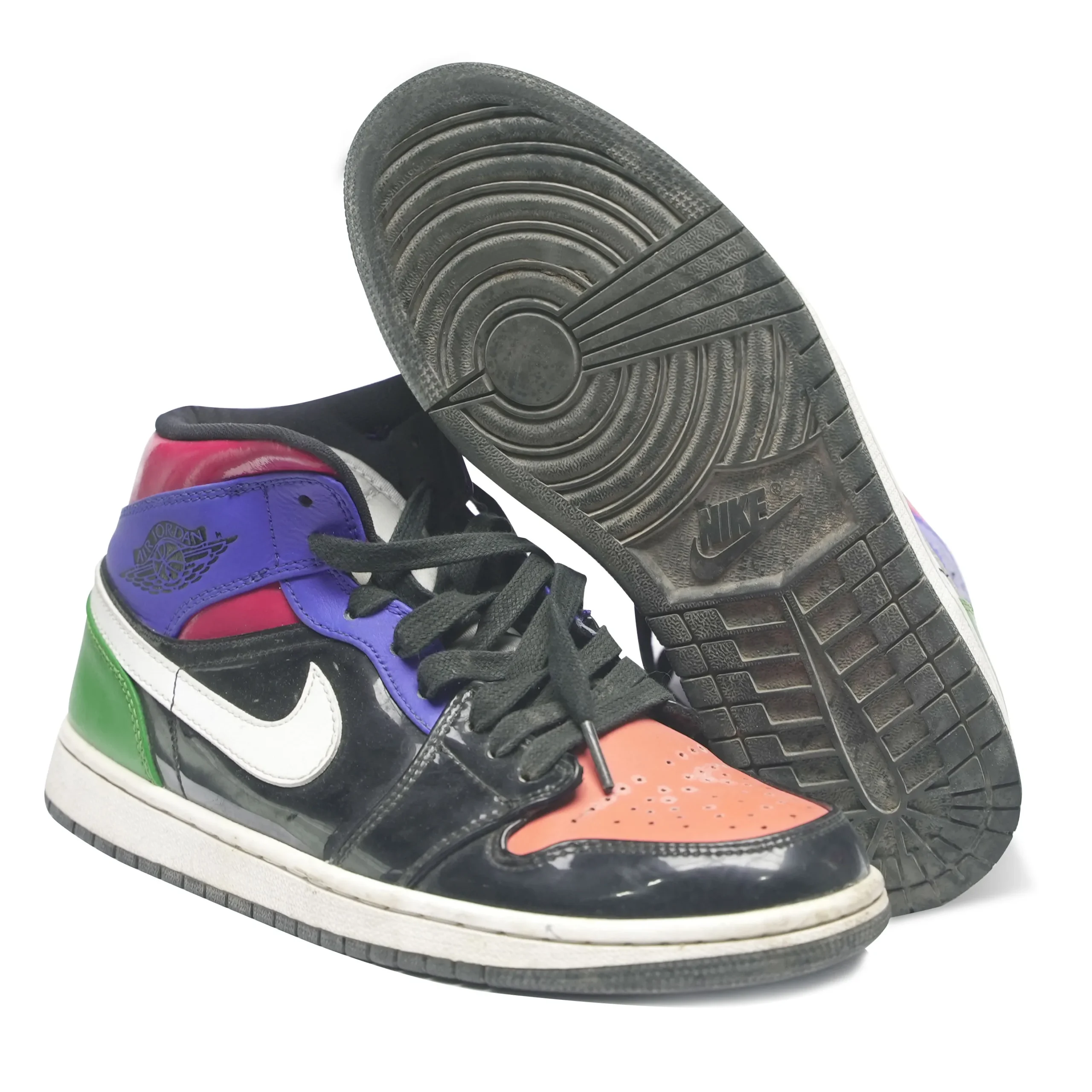 Basketball sneakers — a key category in the consolidating used footwear wholesale market