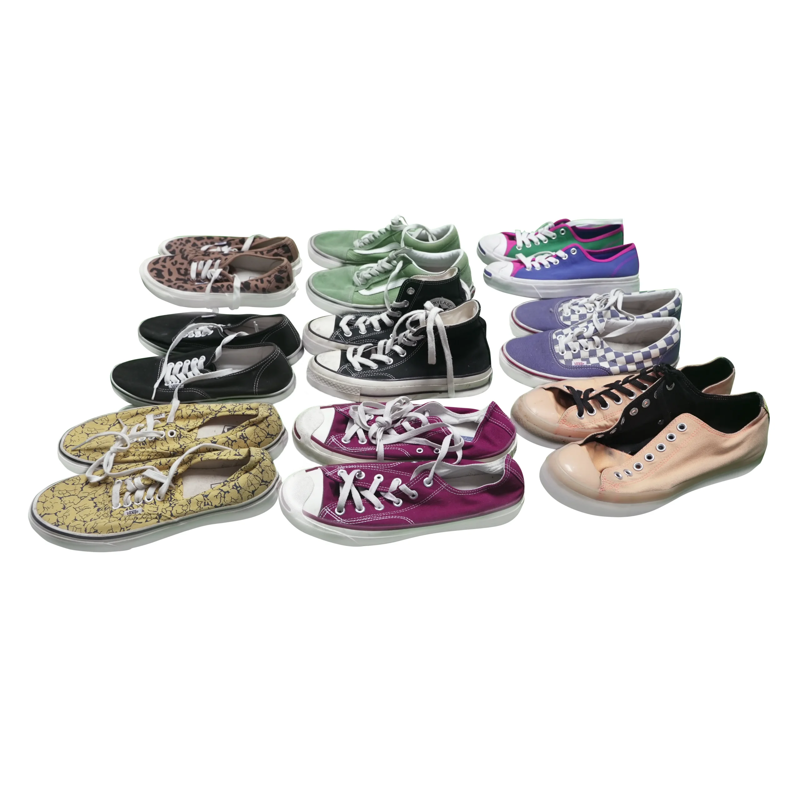 Canvas shoes and casual footwear in wholesale used shoes bales