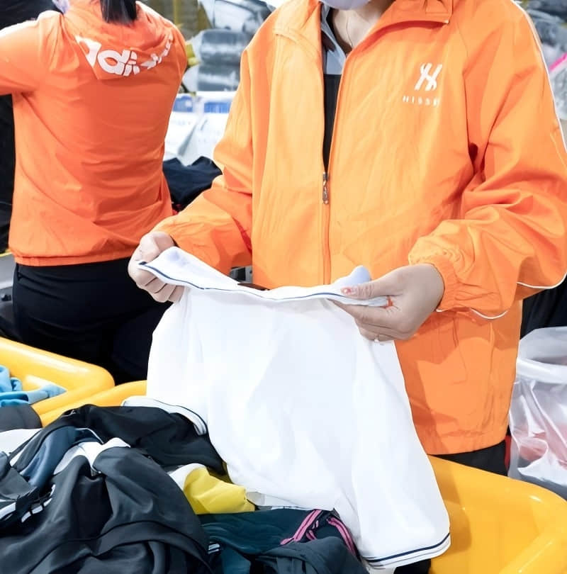 second hand clothes double checking