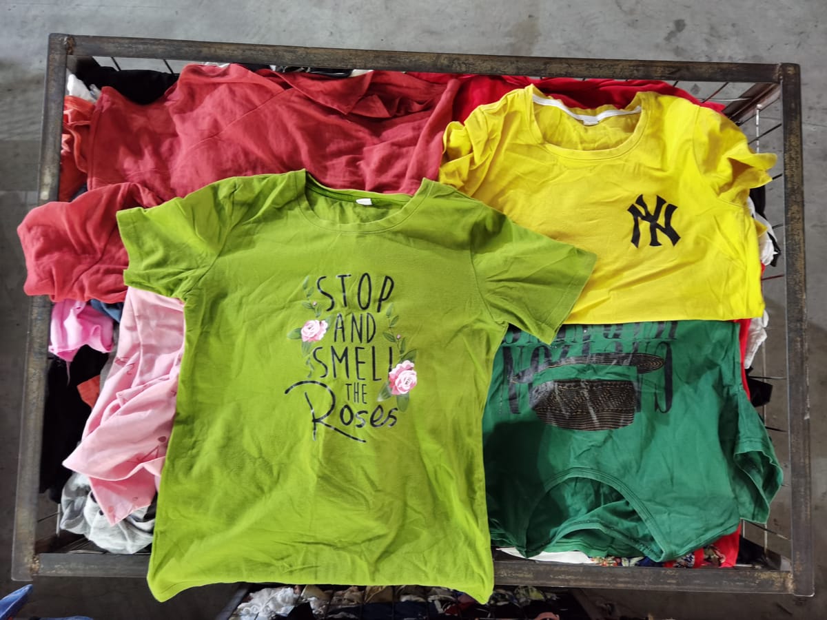 Ladies T-shirts wholesale second hand clothing bale